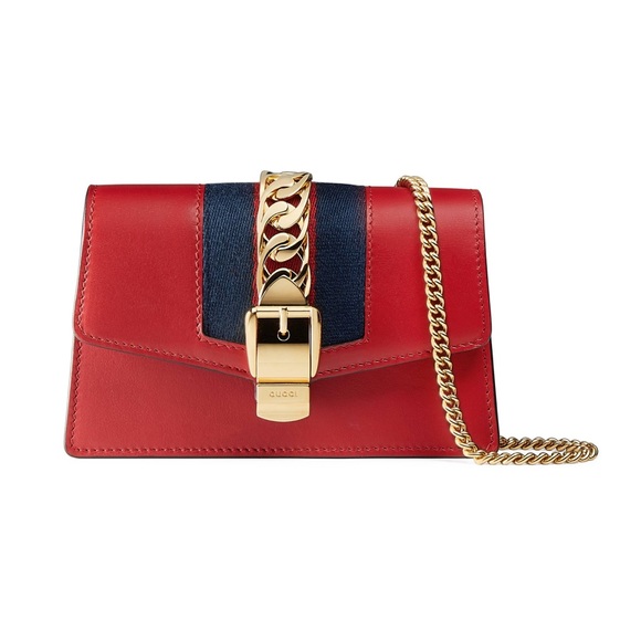prada shoulder